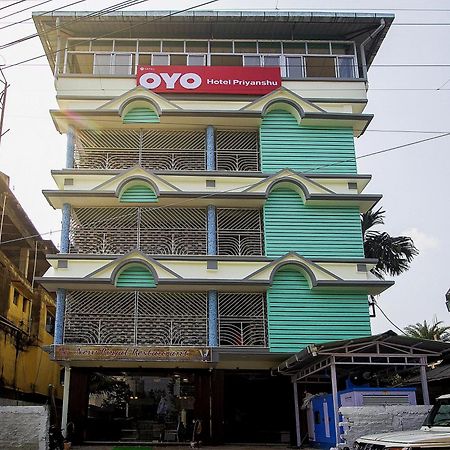 Hotel Super Capital O Priyanshu Shiliguri Exterior foto
