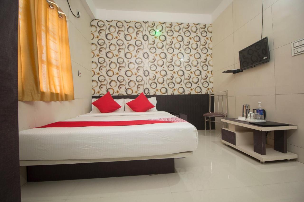 Hotel Super Capital O Priyanshu Shiliguri Exterior foto