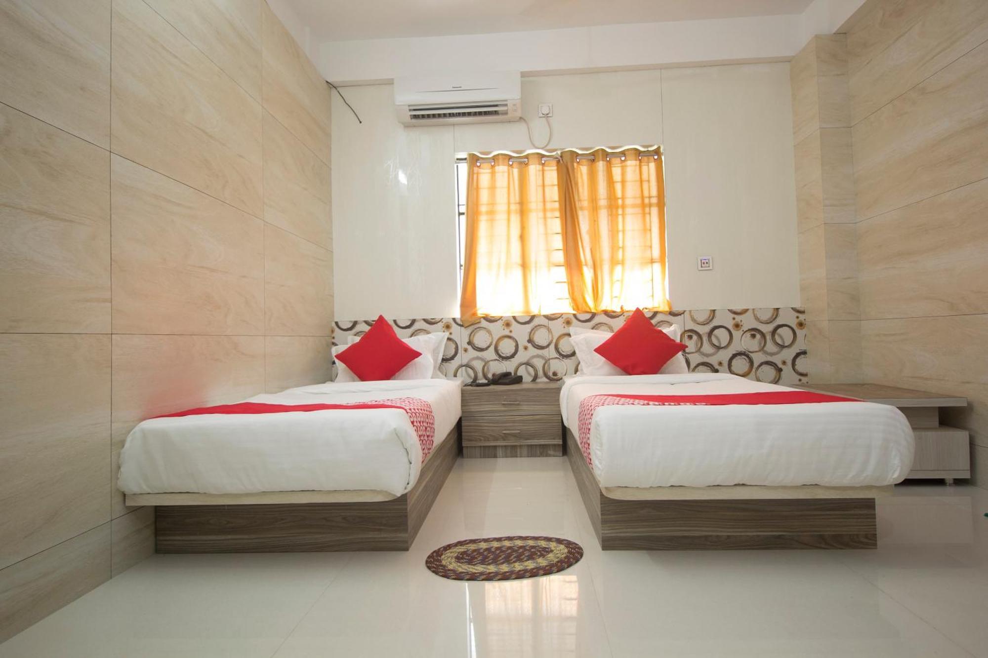 Hotel Super Capital O Priyanshu Shiliguri Exterior foto