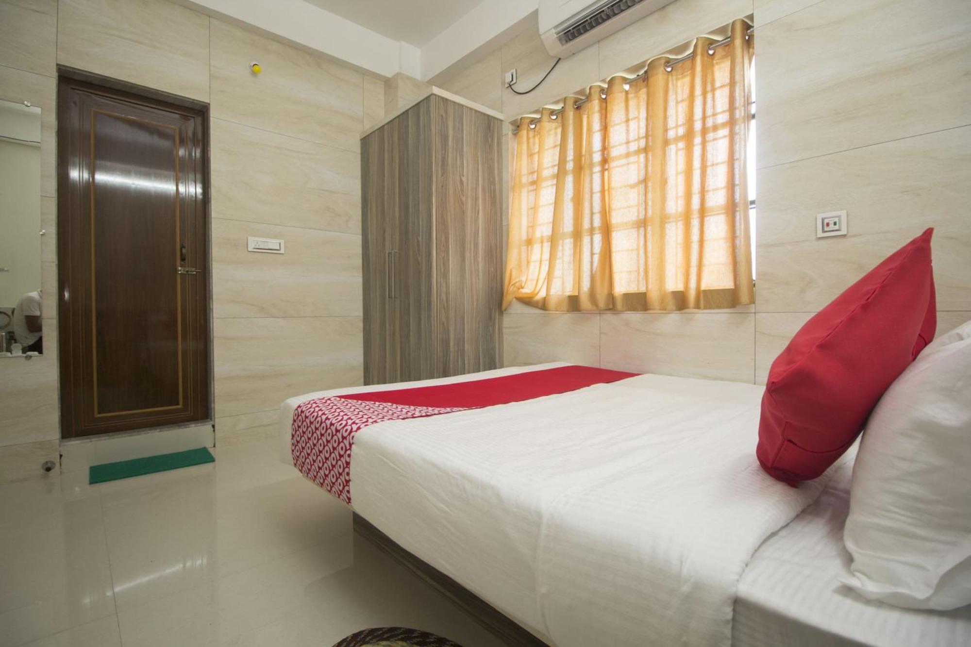 Hotel Super Capital O Priyanshu Shiliguri Exterior foto