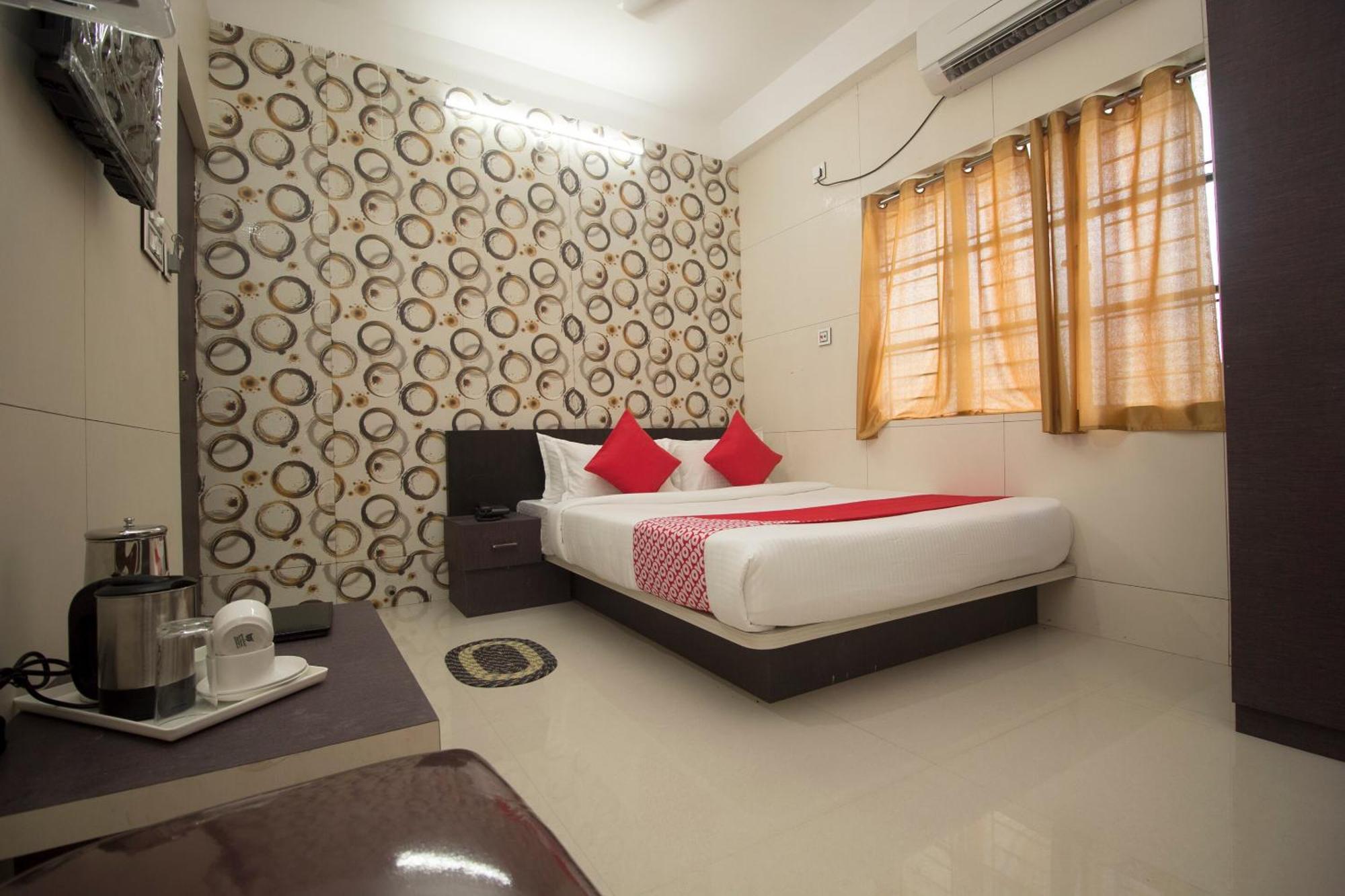 Hotel Super Capital O Priyanshu Shiliguri Exterior foto